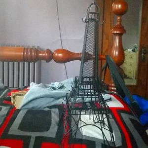 Eiffel tower for jewelry